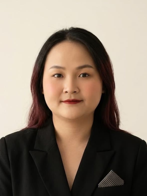 Han Kim Thuy (Hàn Kim Thủy) — UX Software Engineer, professional portrait